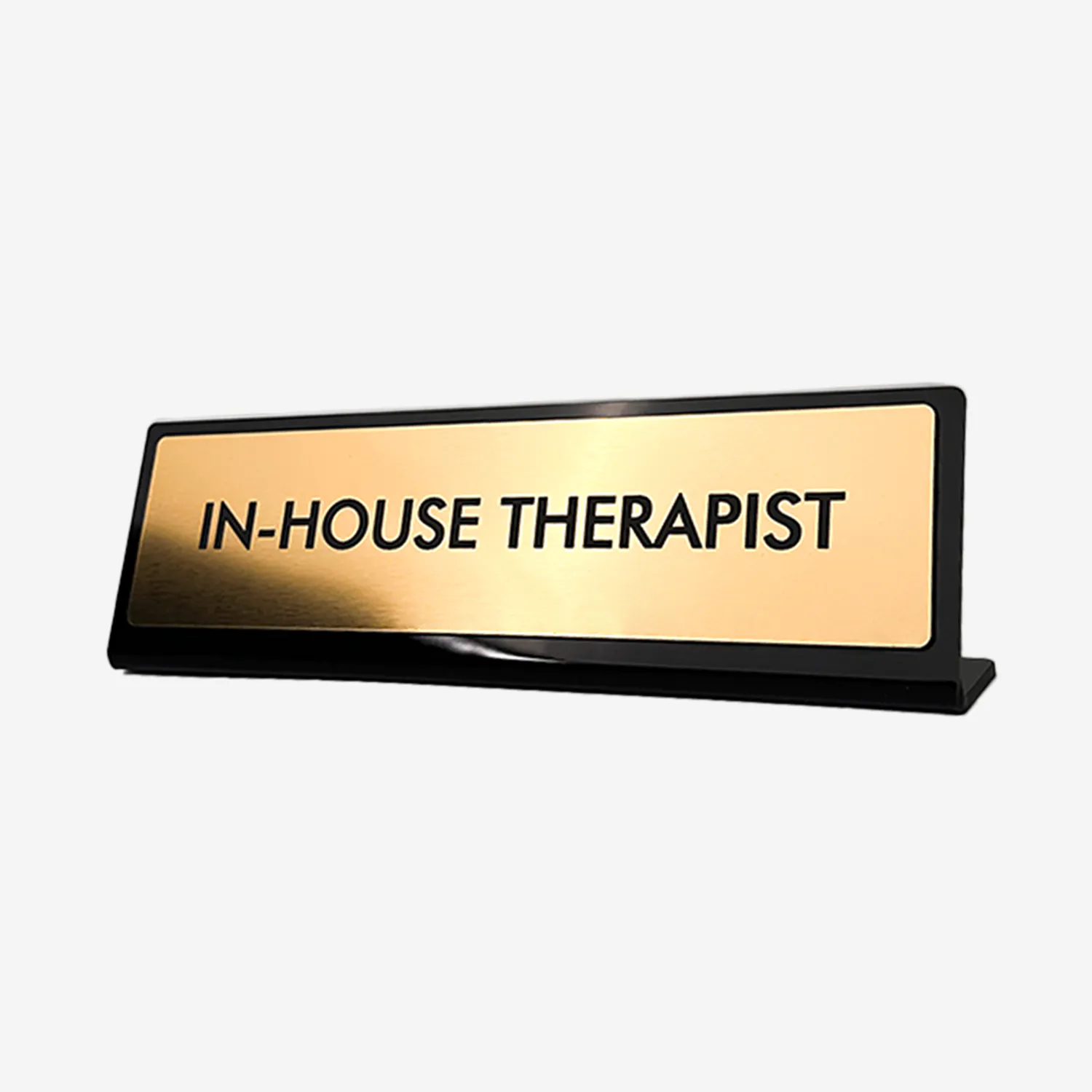 Legg til litt humor og personlighet på kontoret med vårt In-House Therapist Kontorskilt. Dette morsomme og unike skiltet er perfekt for å gjøre arbeidsplassen mer uformell og personlig. Med et kreativt design og et treffende budskap, er det ideelt for dem som ønsker å vise fram både humor og selvsikkerhet i sitt kontormiljø.